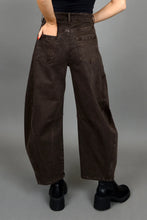 Load image into Gallery viewer, Barni Stretch Barrel Jeans - Natural - Java Brown - Light Wash