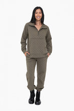 Load image into Gallery viewer, Quilted Jersey 1/4 Zip Sweatshirt - Black or Ivy Green