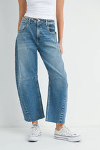 Load image into Gallery viewer, Seamed Barrel Jeans - Med Denim