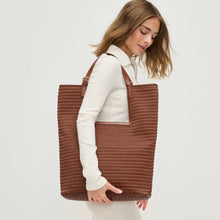 Load image into Gallery viewer, Aiden Tote - Chocolate
