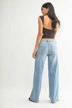 Load image into Gallery viewer, Low Slung Vintage Straight Jeans - Light Denim
