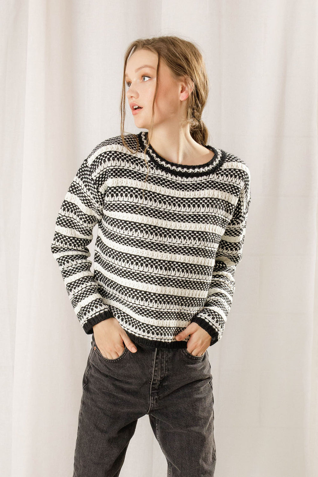 Stripe Crochet Sweater - Black / White