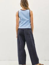 Load image into Gallery viewer, Contrast Trim Vest
