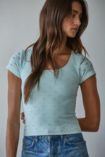 Load image into Gallery viewer, Seamless Eyelet Tee - Asst Colors Sylight
