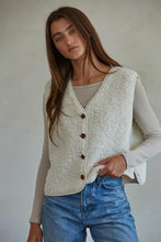 Load image into Gallery viewer, Calle Sherpa Vest -Ivory (Style L7394)
