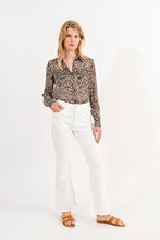 Load image into Gallery viewer, Flare Crop Jean - White
