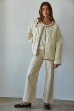 Load image into Gallery viewer, Everleigh Quilted Liner Jacket - Ivory (Style L8546)
