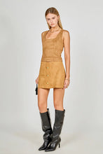 Load image into Gallery viewer, Scoop Neck Suede Top
