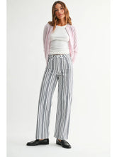 Load image into Gallery viewer, Ellie HR Vintage Straight Jeans
