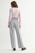 Load image into Gallery viewer, Ellie HR Vintage Straight Jeans
