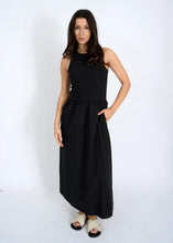 Load image into Gallery viewer, Kamalia Dress - White (style:&nbsp;56WD078H33) Shown in Black
