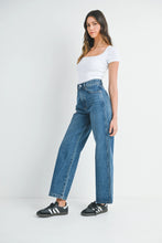 Load image into Gallery viewer, Leslie 90&#39;s HR Straight Leg Jeans - Medium Denim
