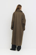Load image into Gallery viewer, London Coat - Brown
