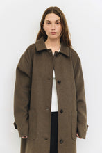 Load image into Gallery viewer, London Coat - Brown
