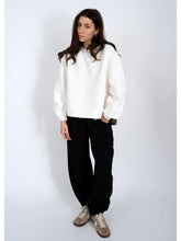 Load image into Gallery viewer, Lucina Hi Lo Pullover - Call Lily - Black (77T040S)
