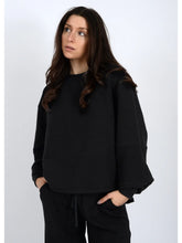 Load image into Gallery viewer, Lucina Hi Lo Pullover - Call Lily - Black (77T040S)

