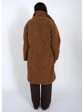 Load image into Gallery viewer, Mila Long Sherpa Coat- Caramel - Black
