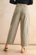 Load image into Gallery viewer, Mini Check Barrel Jeans - Tan/Brown
