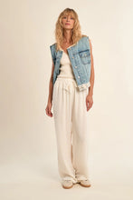 Load image into Gallery viewer, Detailed Edge Denim Vest - Light Denim (E1777EE)
