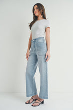 Load image into Gallery viewer, Eve Utility Jeans - Light Denim
