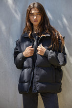 Load image into Gallery viewer, Summit Slope Puffer Vest
