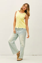 Load image into Gallery viewer, Contrast Trim Vest
