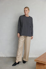 Load image into Gallery viewer, Tate Top - Cream/Blk - Navy/White
