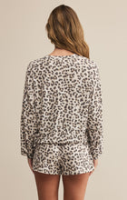 Load image into Gallery viewer, Luxe Leopard LS Top - Leopard Print on Champagne
