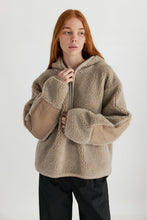 Load image into Gallery viewer, Zee Sherpa Jacket - Taupe
