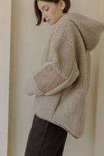 Load image into Gallery viewer, Zee Sherpa Jacket - Taupe

