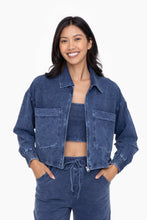 Load image into Gallery viewer, Boxy MIneral Wash Cropped Jacket
