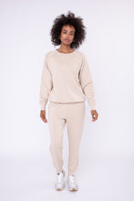 Load image into Gallery viewer, Curvy Elevated Contrast Seam Jogger  - Natural
