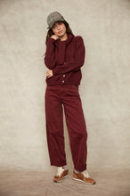 Load image into Gallery viewer, Barni Stretch Barrel Cuffed Jeans - Olive - Burgundy (Style: 44W039SO)
