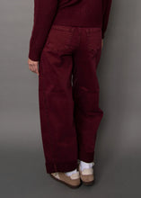 Load image into Gallery viewer, Barni Stretch Barrel Cuffed Jeans - Olive - Burgundy (Style: 44W039SO)
