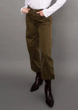 Load image into Gallery viewer, Barni Stretch Barrel Cuffed Jeans - Olive - Burgundy (Style: 44W039SO)
