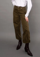 Load image into Gallery viewer, Barni Stretch Barrel Cuffed Jeans - Olive - Burgundy (Style: 44W039SO)
