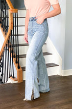 Load image into Gallery viewer, Slit Detail Jeans  Light Wash
